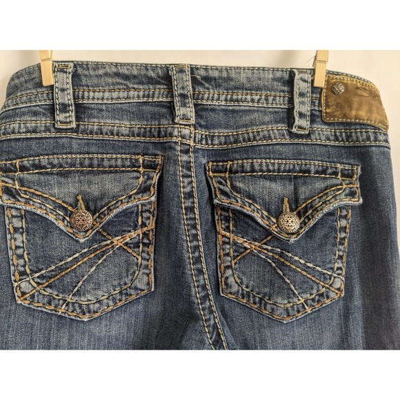 Silver Jeans Co. Pioneer, 30W/31L. Low rise, boot cut, buttoned butt - Picture 8 of 11